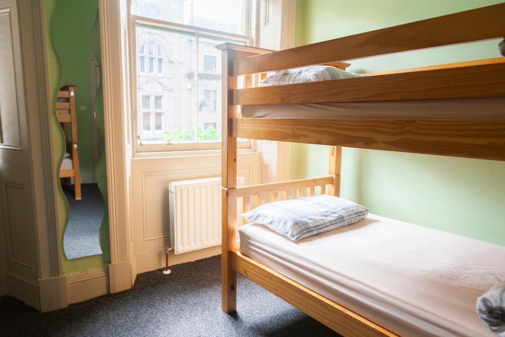 Dundee Backpackers Hostel Exterior photo