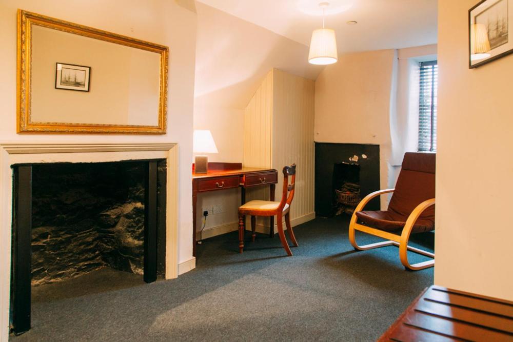 Dundee Backpackers Hostel Exterior photo