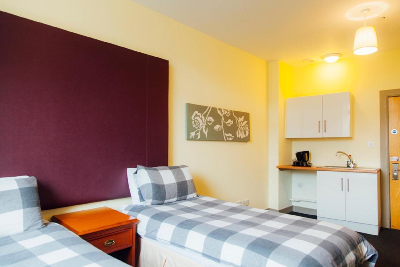 Dundee Backpackers Hostel Exterior photo